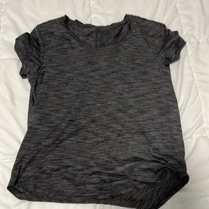 Lululemon 8 black gray shirt